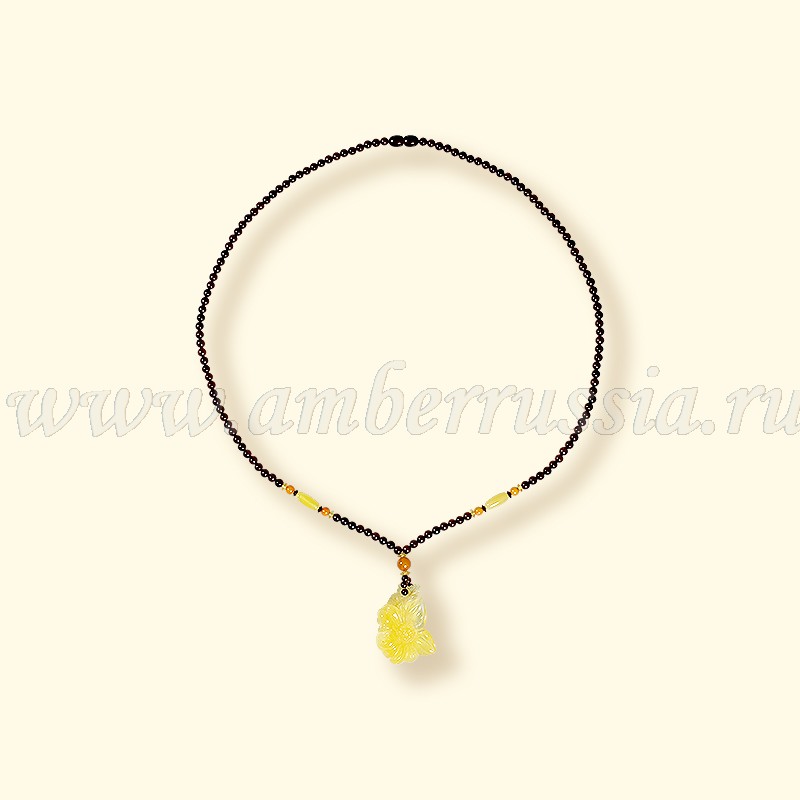 Бусы Янтарь с кулоном резьба